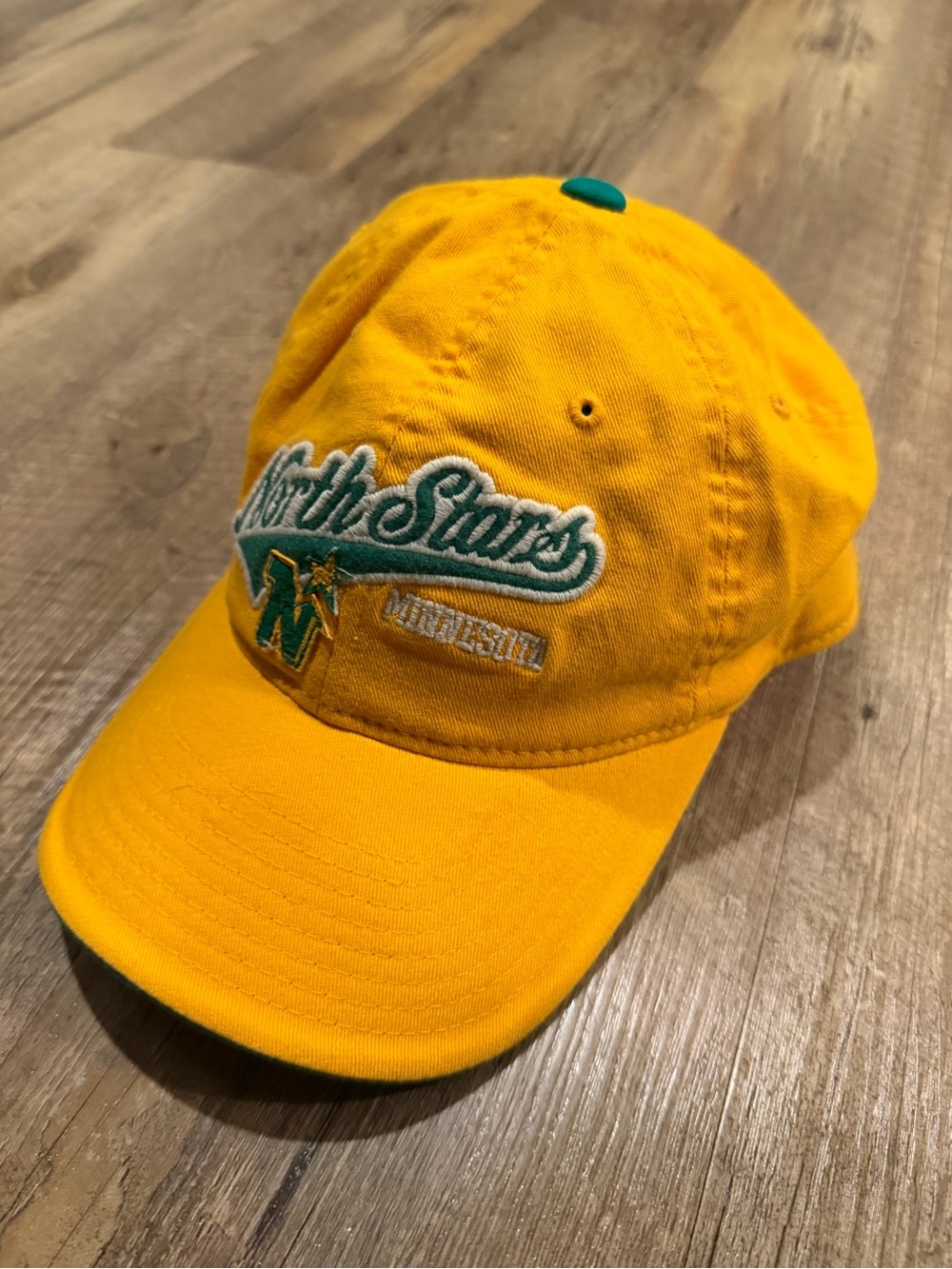 Minnesota North Stars NHL Yellow Green Baseball hat L/XL